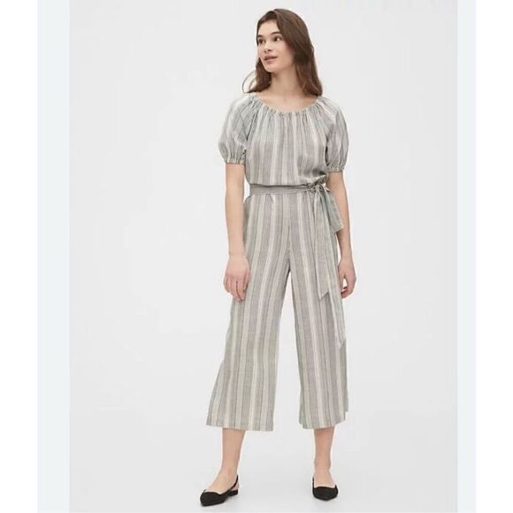 GAP NWT Puff Sleve Jumpsuit, 4P. Lightweight, Striped tswift engagement vibes - Picture 1 of 13
